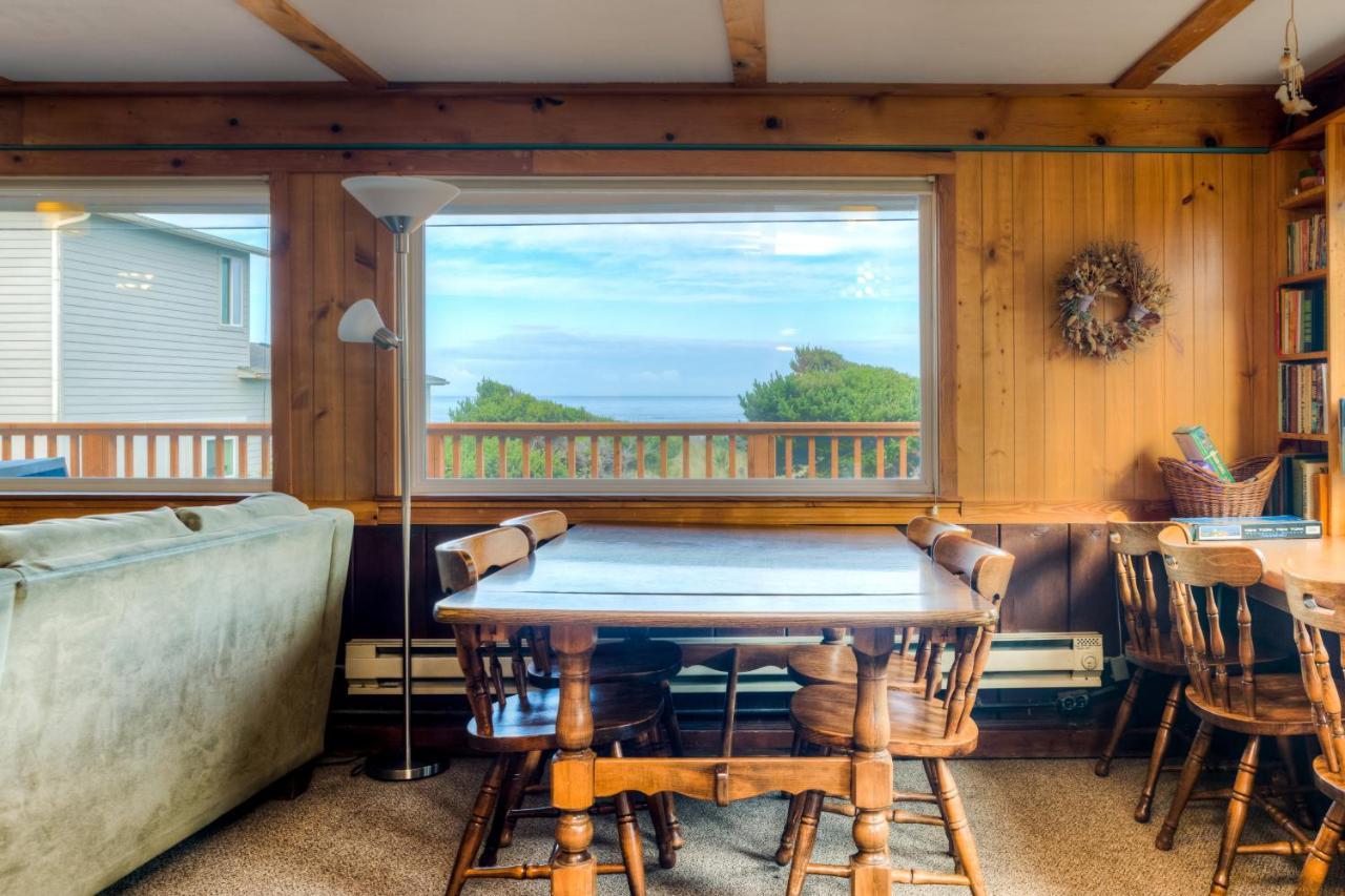 Elbow'S Inn Rockaway Beach Exteriör bild