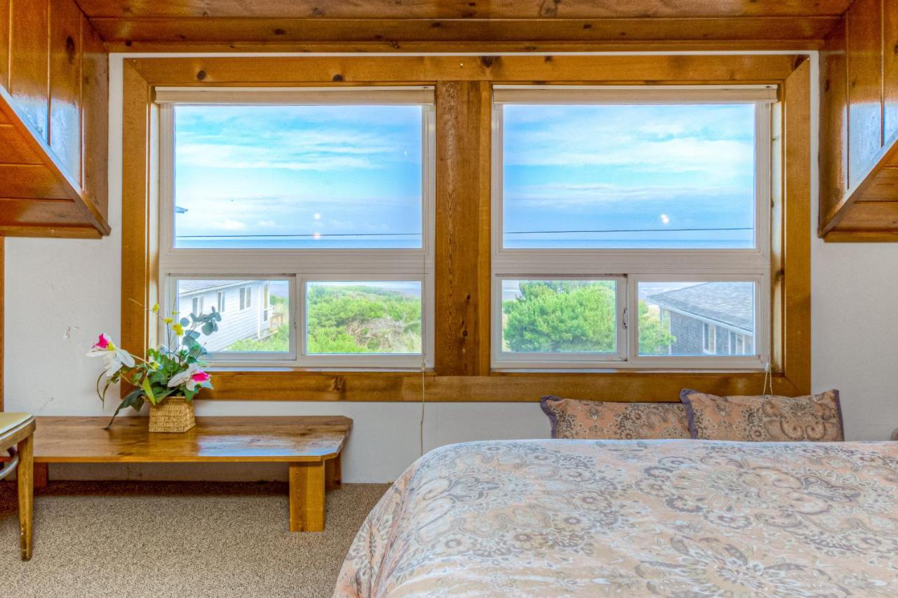 Elbow'S Inn Rockaway Beach Exteriör bild